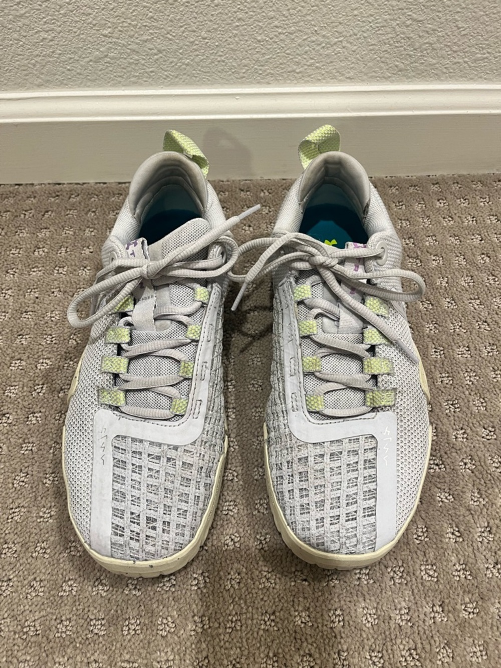 Under Armour TriBase Reign 6 Women’s size 8